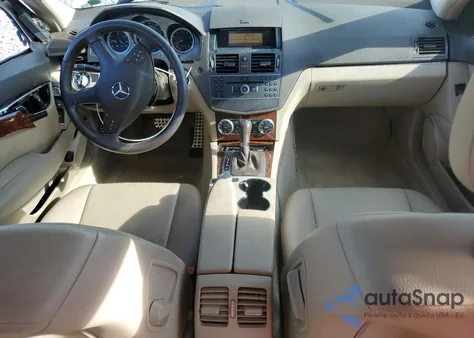 2011 Mercedes-Benz C 300 из США, поврежденный, VIN WDDGF5EB6BR137677